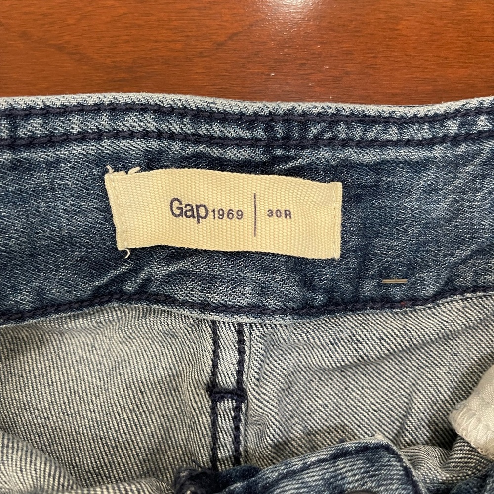 Gap Shorts - Picture 5 of 6